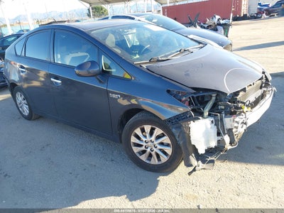 TOYOTA PRIUS PLUG-IN 2013