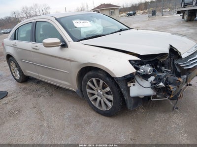 CHRYSLER 200 2013