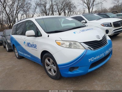 TOYOTA SIENNA 2013