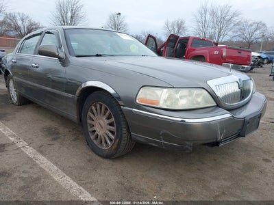 LINCOLN TOWN CAR 2004
