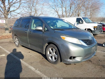 TOYOTA SIENNA 2011