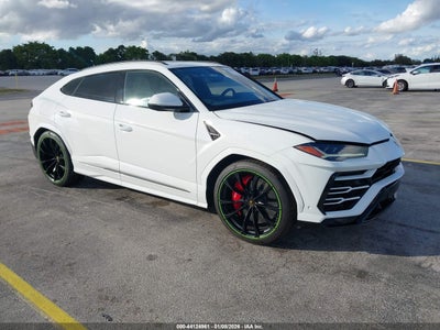 LAMBORGHINI URUS 2022