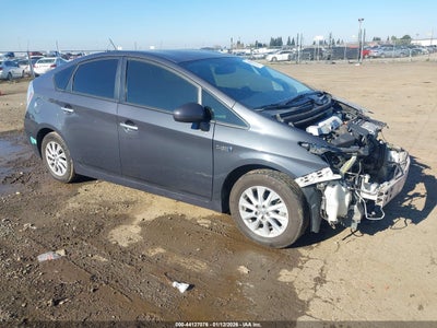TOYOTA PRIUS PLUG-IN 2012