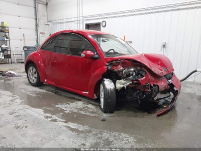 VOLKSWAGEN NEW BEETLE 2009