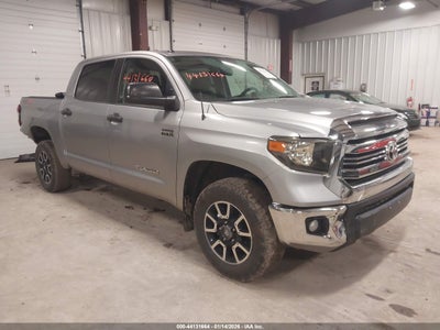 TOYOTA TUNDRA 2017