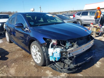 TOYOTA CAMRY 2021