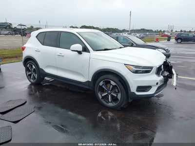 VOLVO XC40 2019