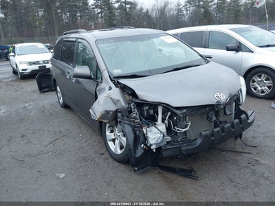 TOYOTA SIENNA 2011