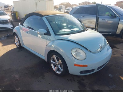 VOLKSWAGEN NEW BEETLE 2010