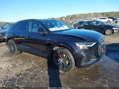 AUDI Q8 2020