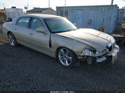 LINCOLN TOWN CAR 2007
