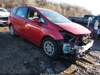 TOYOTA PRIUS V 2014