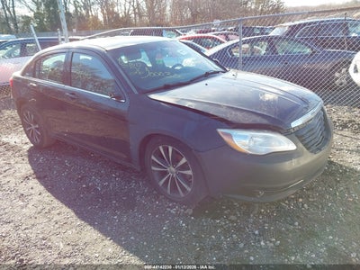 CHRYSLER 200 2013