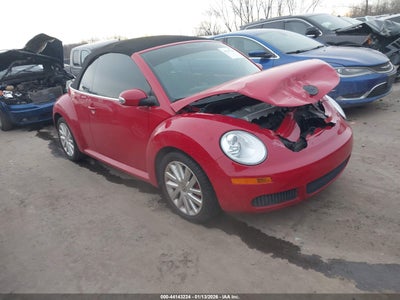 VOLKSWAGEN NEW BEETLE 2010