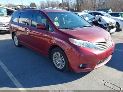 TOYOTA SIENNA XLE V6 2014