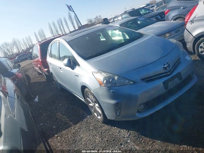 TOYOTA PRIUS V 2012
