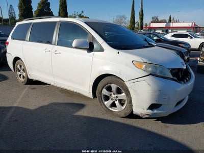 TOYOTA SIENNA 2011