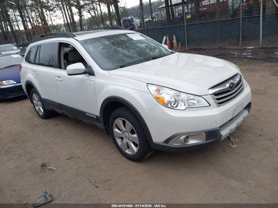 SUBARU OUTBACK 2011