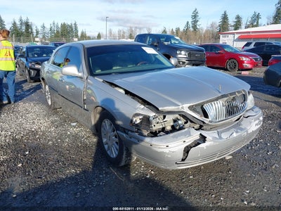 LINCOLN TOWN CAR 2003