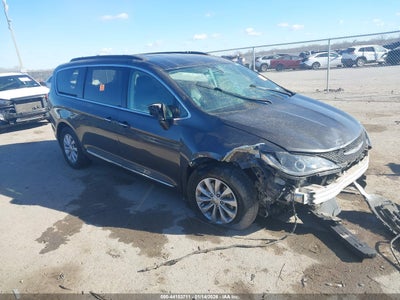 CHRYSLER PACIFICA 2017