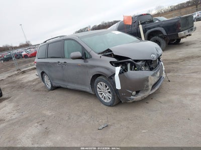 TOYOTA SIENNA 2011