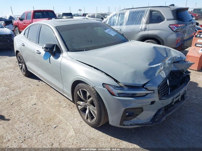 VOLVO S60 2025