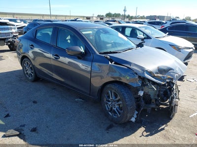 TOYOTA YARIS 2019
