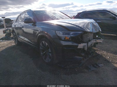 AUDI Q8 2025