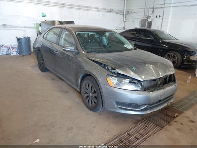 VOLKSWAGEN PASSAT 2012