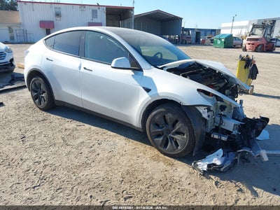 TESLA MODEL Y 2025