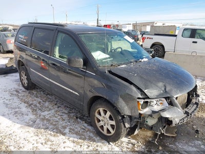 CHRYSLER TOWN & COUNTRY 2012