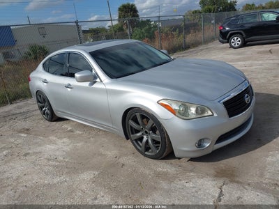 INFINITI M37 2011