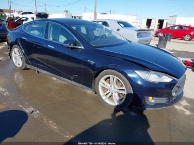 TESLA MODEL S 2014