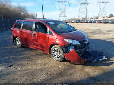 TOYOTA SIENNA 2019