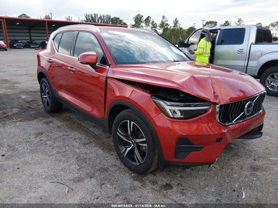 VOLVO XC40 2024