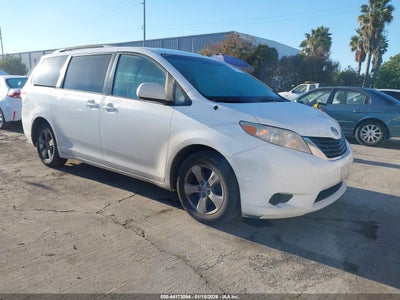 TOYOTA SIENNA 2013