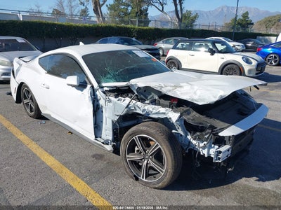 FORD MUSTANG 2025