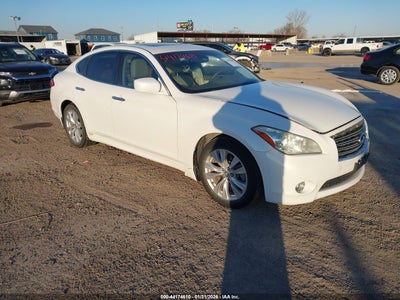 INFINITI M37 2011
