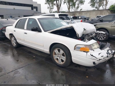 FORD CROWN VICTORIA 2011