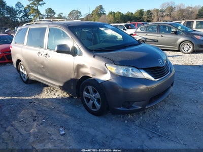 TOYOTA SIENNA 2013