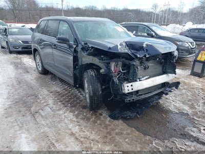 TOYOTA GRAND HIGHLANDER 2024