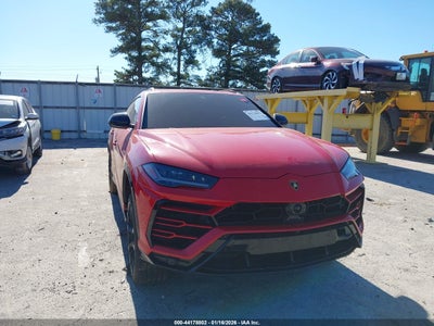 LAMBORGHINI URUS 2021