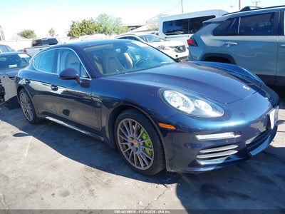PORSCHE PANAMERA E-HYBRID 2015