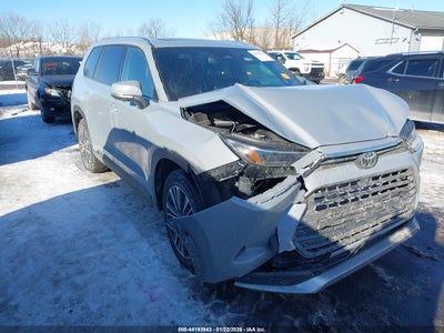 TOYOTA GRAND HIGHLANDER 2025