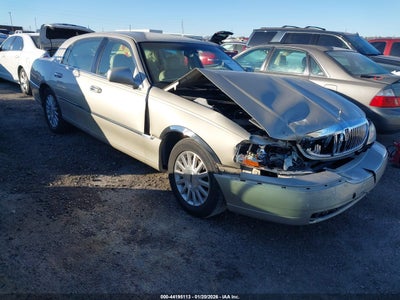 LINCOLN TOWN CAR 2004