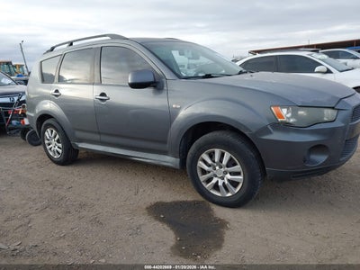 MITSUBISHI OUTLANDER 2011