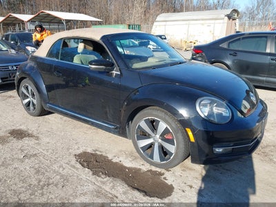 VOLKSWAGEN BEETLE 2013