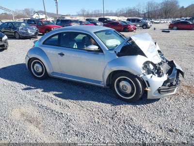 VOLKSWAGEN BEETLE 2015