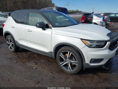 VOLVO XC40 2019