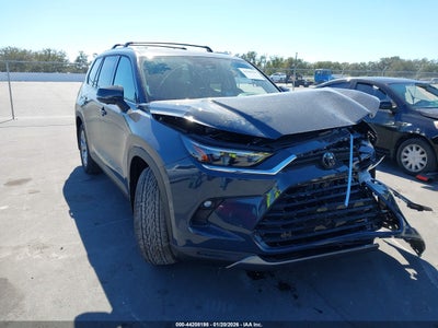 TOYOTA GRAND HIGHLANDER 2025